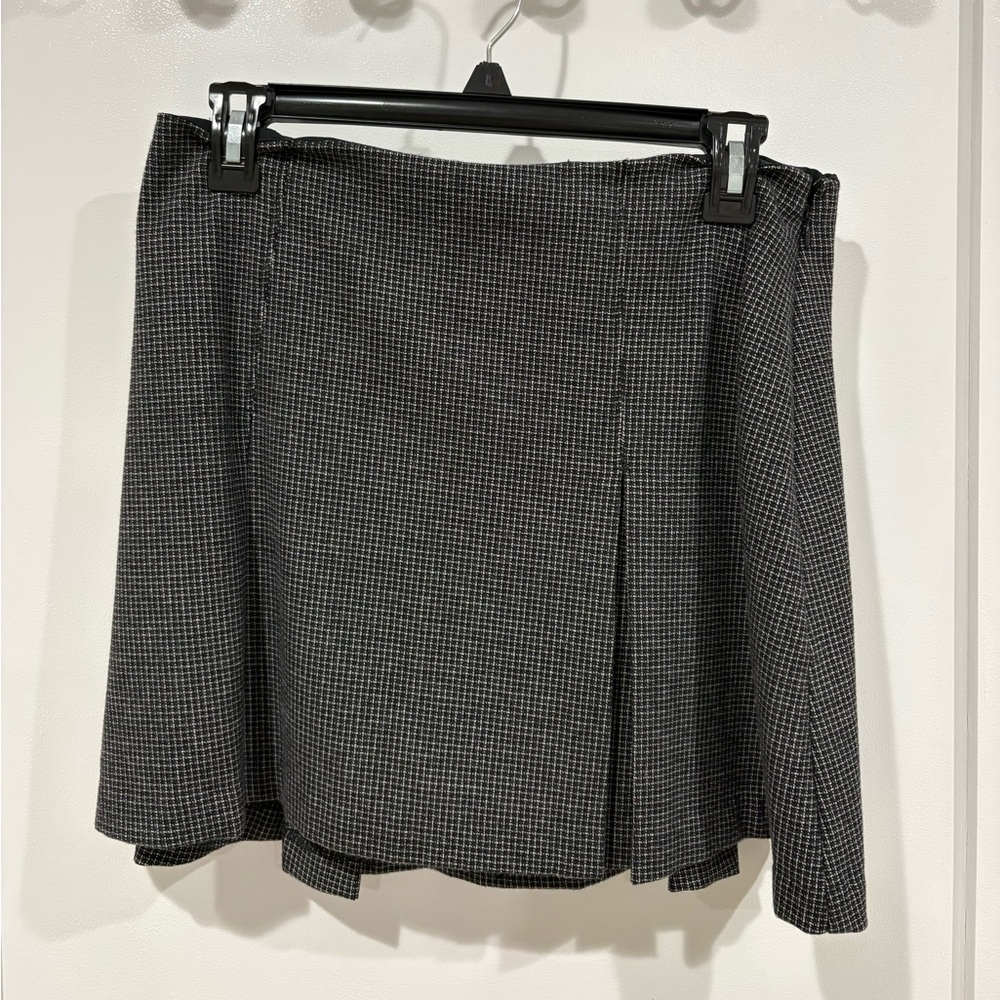 Abercrombie & Fitch Black and White Mini Skirt